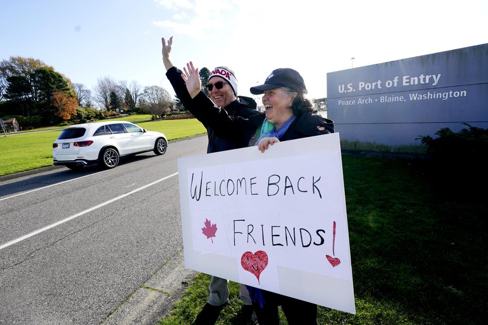 US reopens int’l travel, allows happy reunions