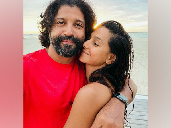 Shibani Dandekar gets Farhan Akhtar’s name tattooed