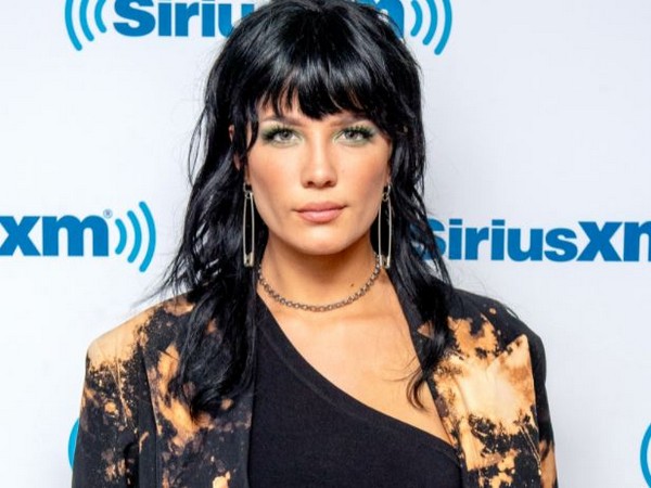 Halsey to attend 2022 Grammy ceremony three days after surgery