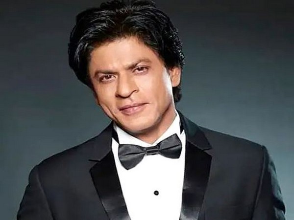 Shah Rukh resumes shoot set after Aryan Khan’s bail