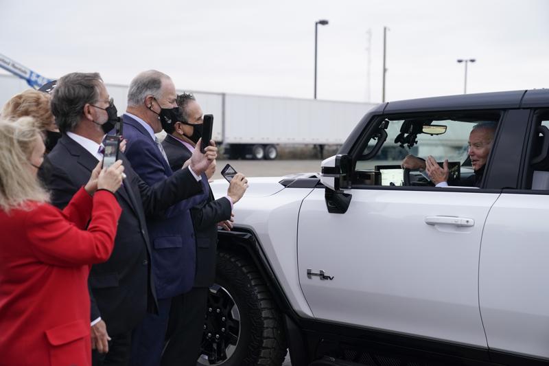 Biden pushes electric vehicle chargers as energy costs spike