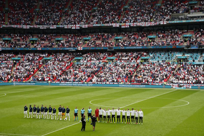 Dutch TV shows wrong subtitles for German anthem