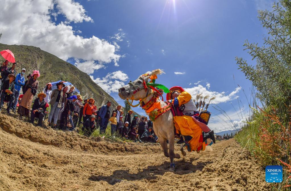 Annual horse racing event held in China’s Tibet