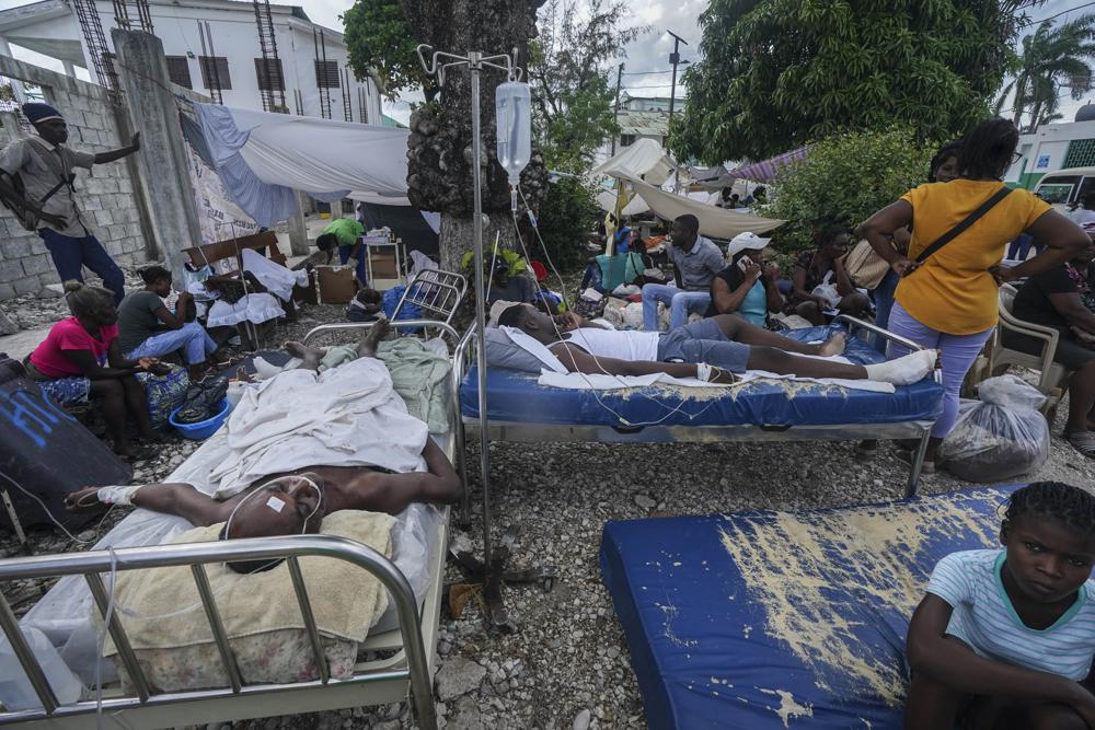 Hospitals overwhelmed in Haiti 1,419 deaths, injured now at 6000