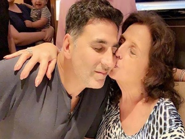 Akshay Kumar misses late mother on his birthday