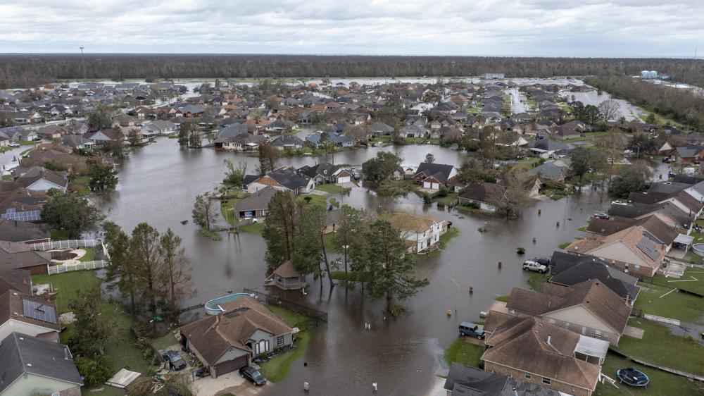 Hurricane Ida traps Louisianans, shatters the power grid