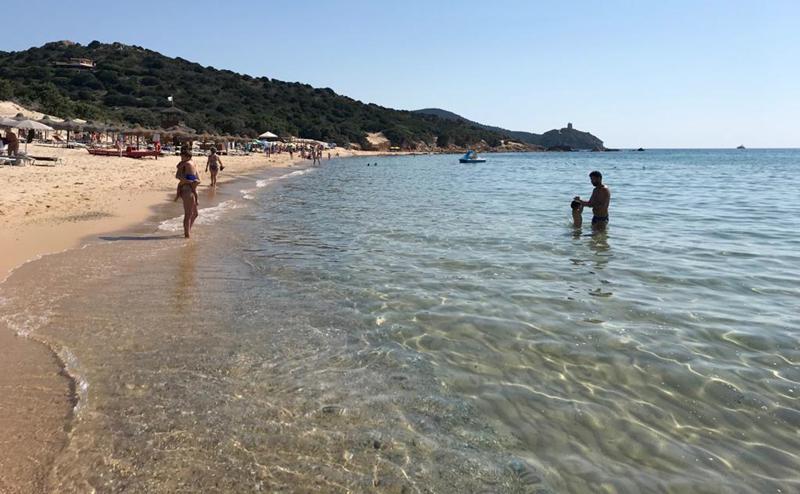 Italian police fine tourists in Sardinia