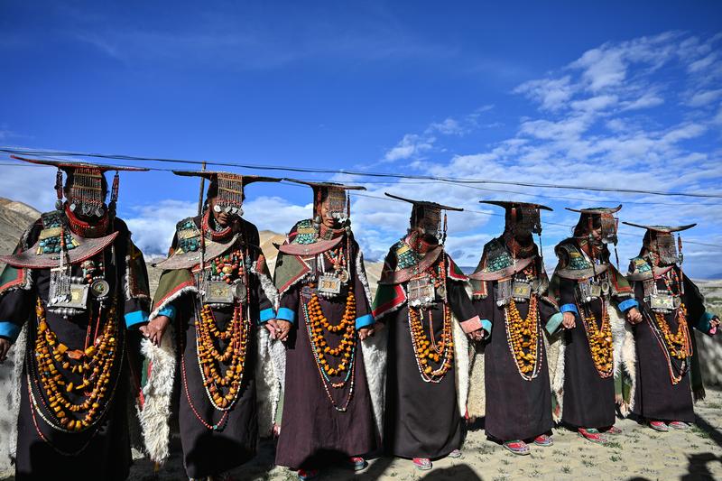 CHINA-XIZANG-PULAN-FOLK COSTUME