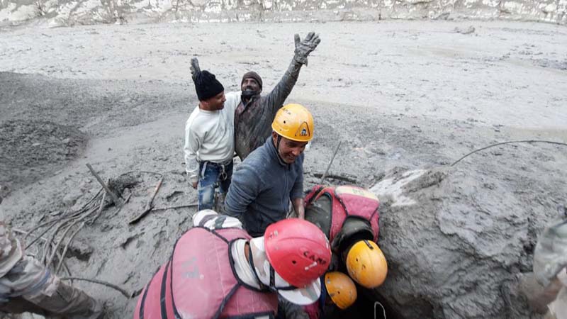 140 are missing after glacier breaks in India’s Himalayas