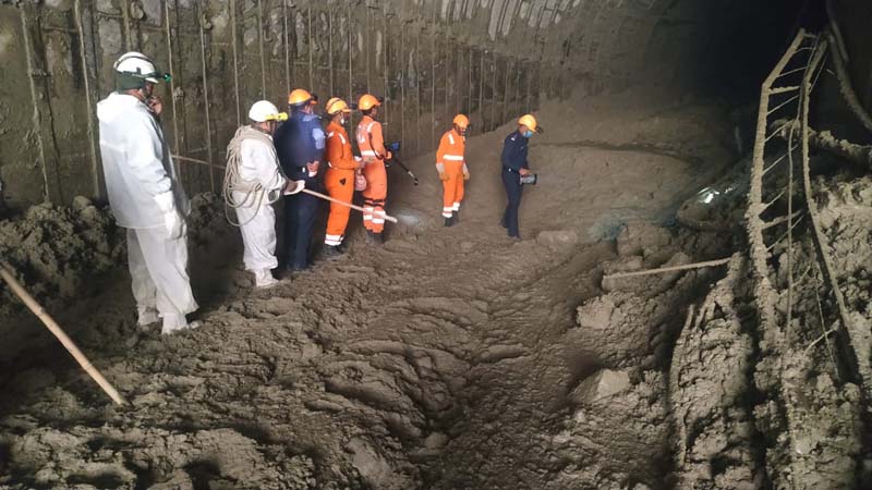 Rescuers look for survivors of Indian glacier flood disaster