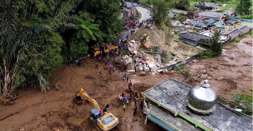 Death Toll from Floods in Indonesia’s Sumatra Rises to 20