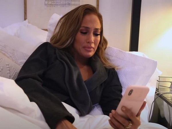 Jennifer Lopez breaks down over 2019 Oscars snub