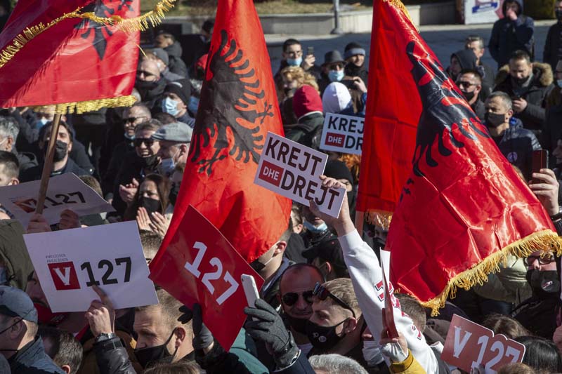 Kosovo votes for new parliament amid pandemic