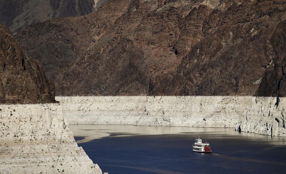 Las Vegas weighs tying growth to conservation amid drought