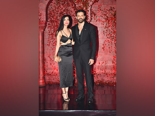 Hrithik Roshan, Saba Azad return from Europe