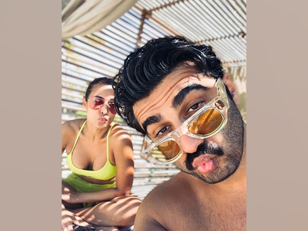 Arjun Kapoor, Malaika Arora share New Year wishes