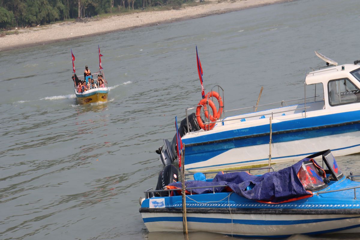 Motorboat service in Naryanai resumes after closure for four months