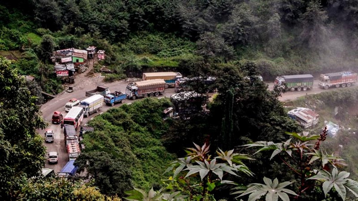 Transportation resumed in Nagdhunga road