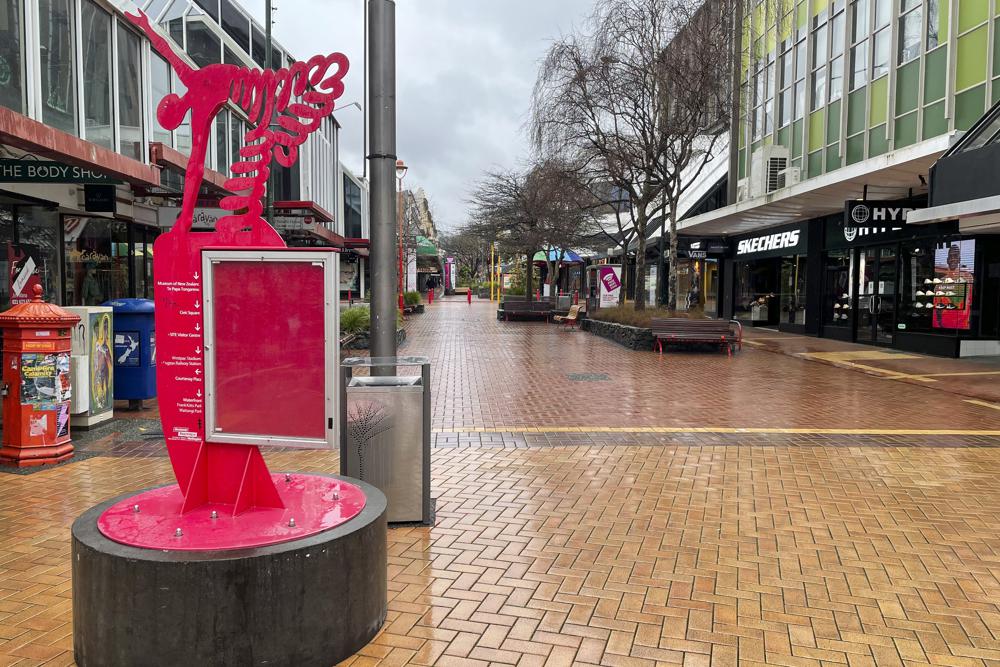 New Zealand’s largest city to remain locked down