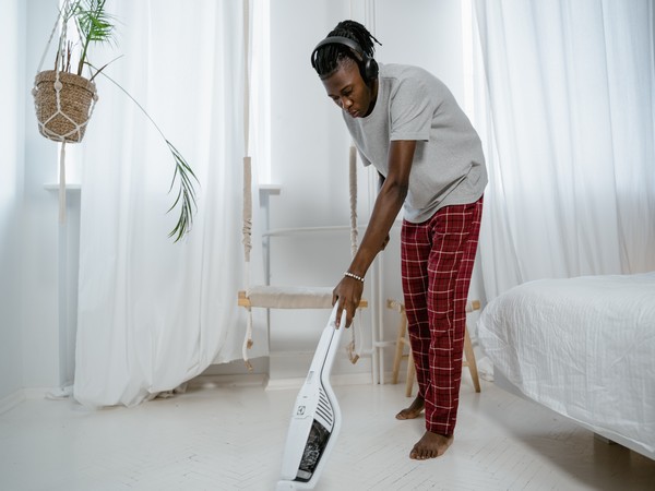 Housework leads to sharper memory, better leg strength: Study