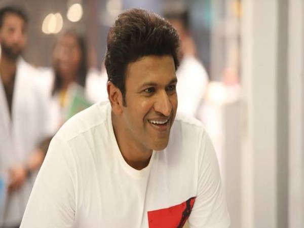 Bollywood stars express grief over Puneeth Rajkumar’s demise