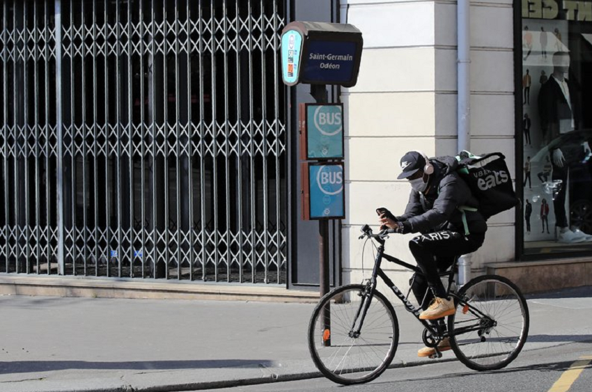 Food delivery companies in France pledge to cut waste