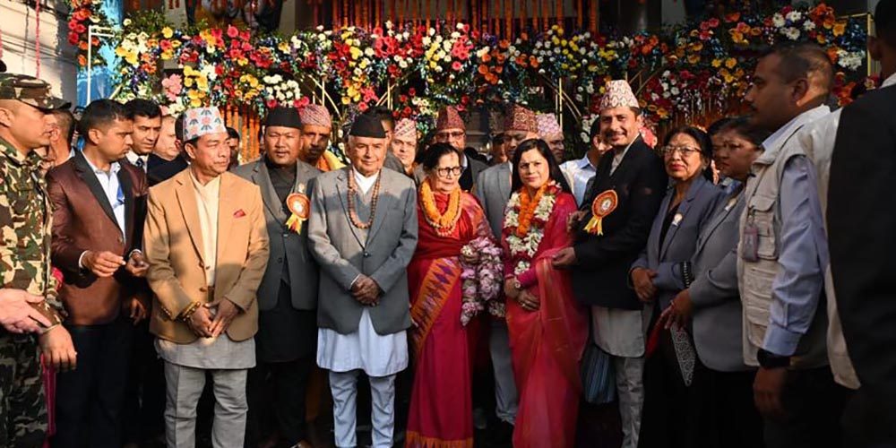 President offers Pooja at Pashupatinath