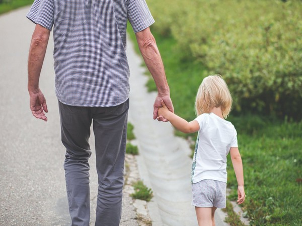 Paternal grandparents’ support for grandchildren may decrease when family with children faces challenges: Study