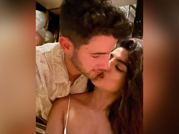 Priyanka Chopra, Nick step into 2022 with romantic kiss