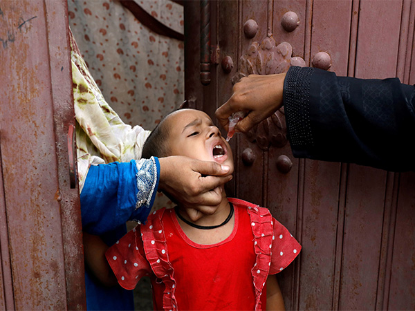 Over 500,000 Palestinian Children Vaccinated against Polio in Gaza