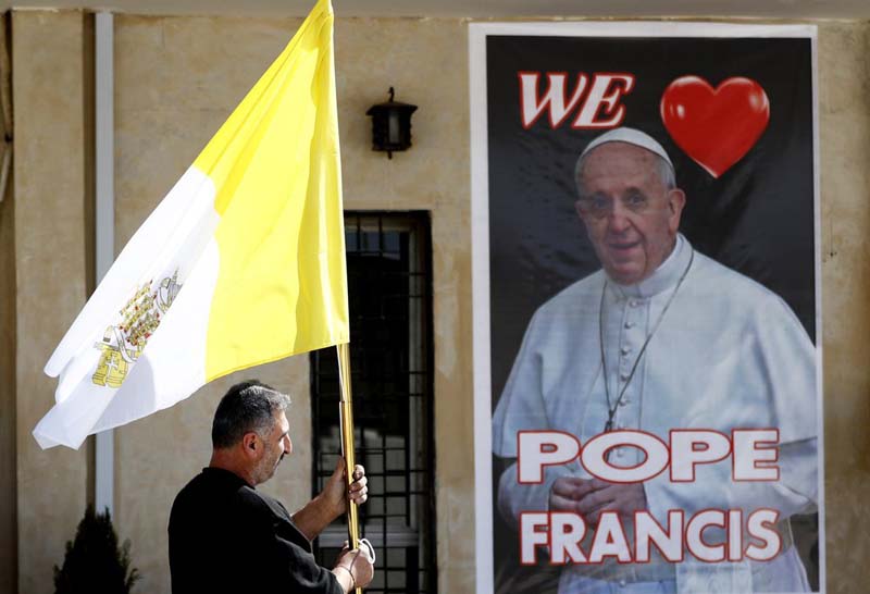 Experts concerned about pope trip to Iraq