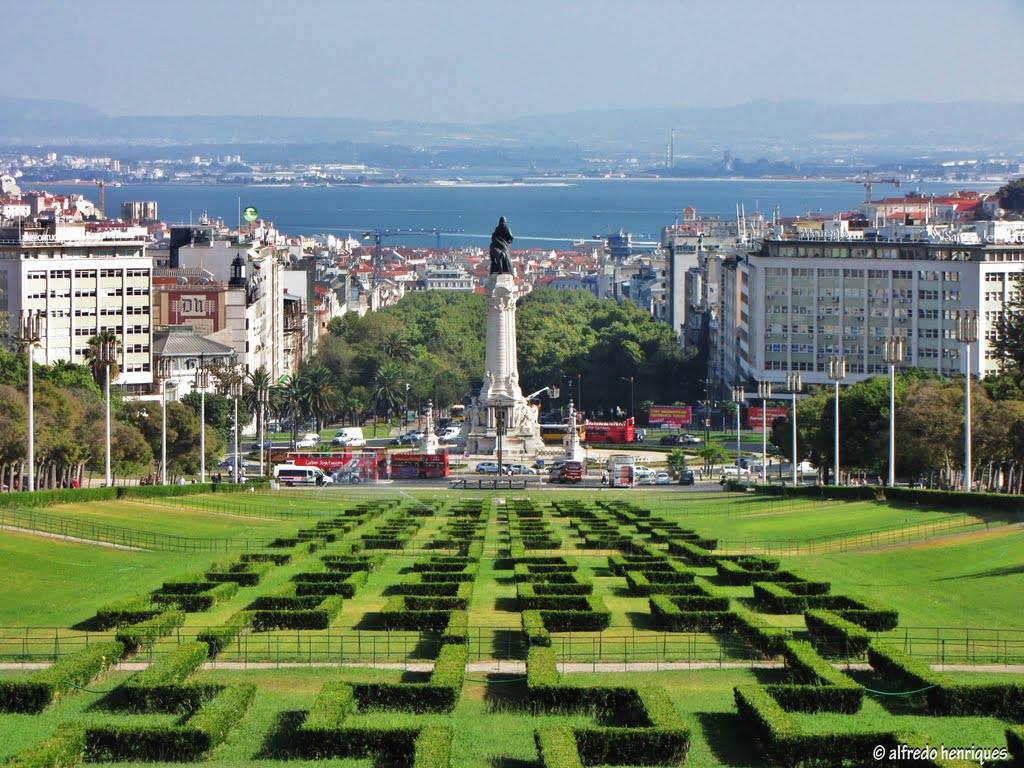 Passport Department team arrives in Portugal