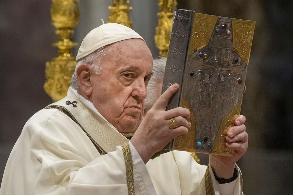 Pope marks Holy Thursday ahead of prison feet-washing ritual