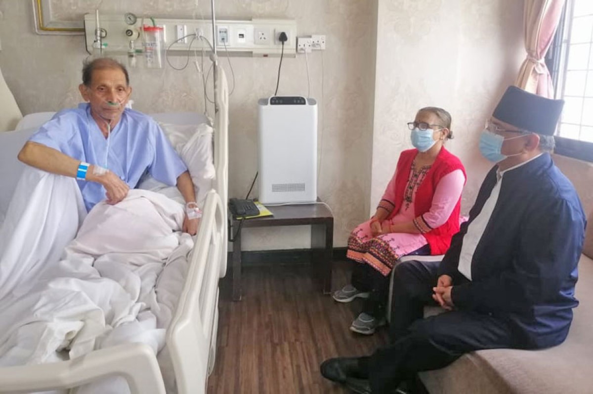 Prachanda visits Mohan Vaidya at Norvic Hospital