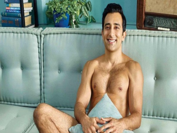 Rahul’s almost nude photo sets Internet on fire