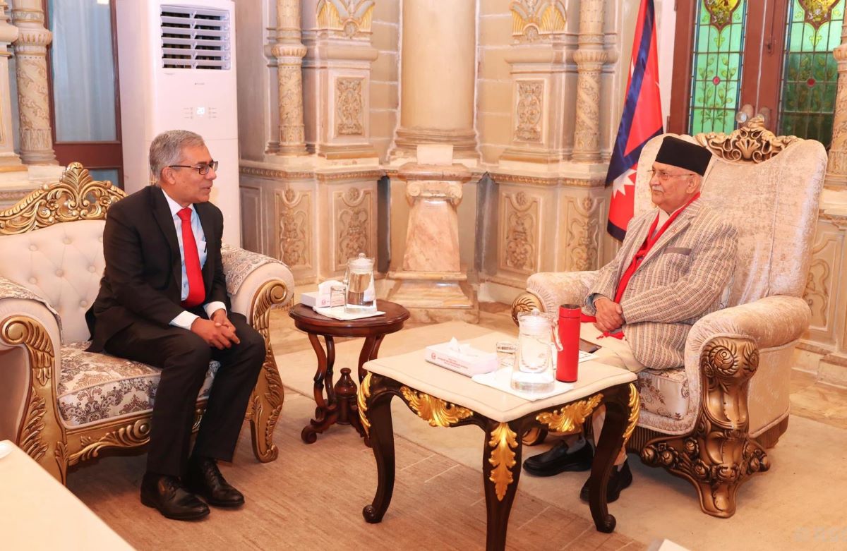 Bangladesh ambassador pays farewell call on PM Oli