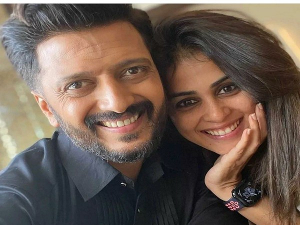 Hosting with Riteish is a joy ride: Genelia