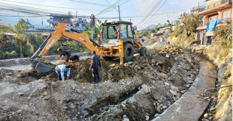 Blacktopped road peeled off during monitoring