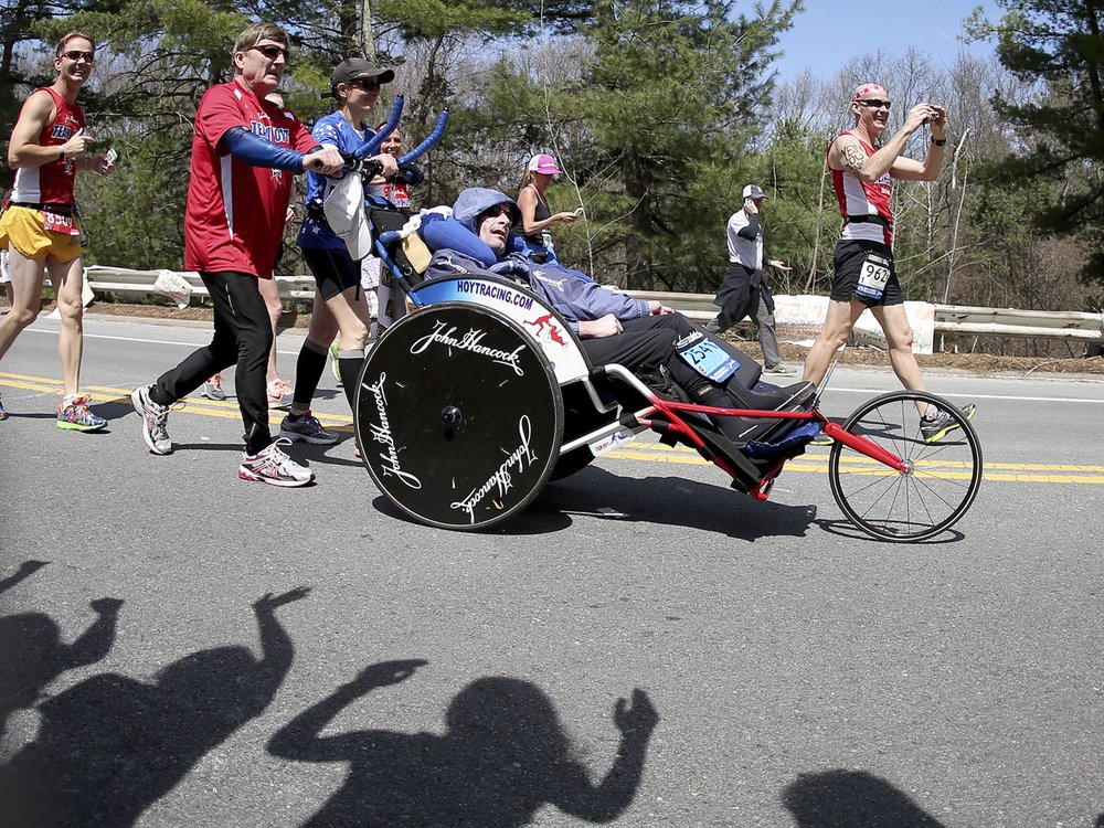 Dick Hoyt, who pushed son in multiple Boston Marathons, dies