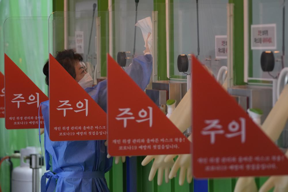 S. Korea sets record high of 8,000 new COVID cases