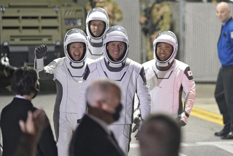 Astronauts arrive at pad for SpaceX flight on used rocket