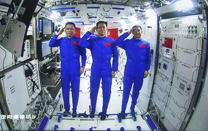 Chinese astronauts make first space walk outside new station