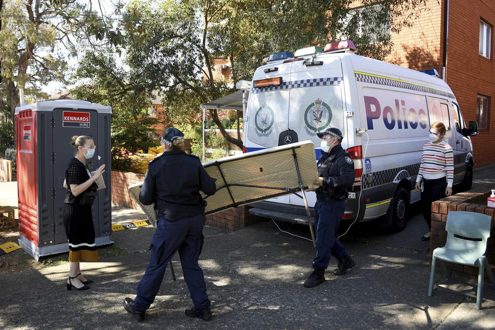 Sydney lockdown extended, masks required outside