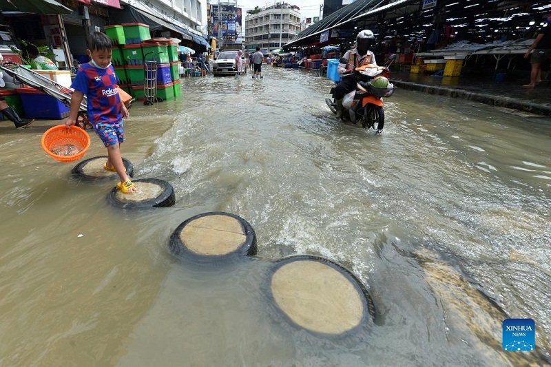 In pics: flooding in Thailand