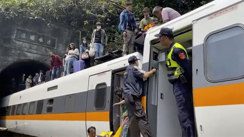 Train crashes in eastern Taiwan, killing 36