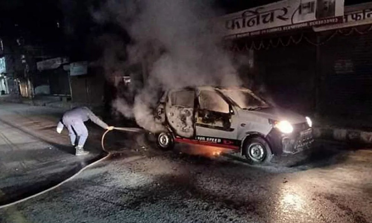 Taxi set ablaze on Nepal Bandh in Samakhusi