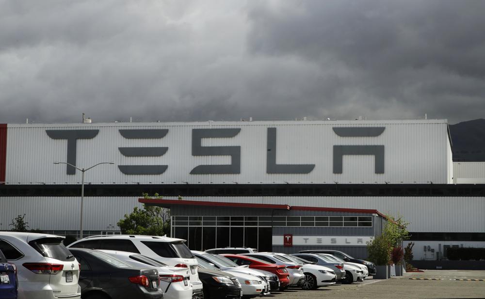 Tesla accused of racism, ’employees likened to monkeys and slaves’