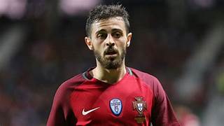 Portuguese midfielder Silva signs contract extension with Manchester City