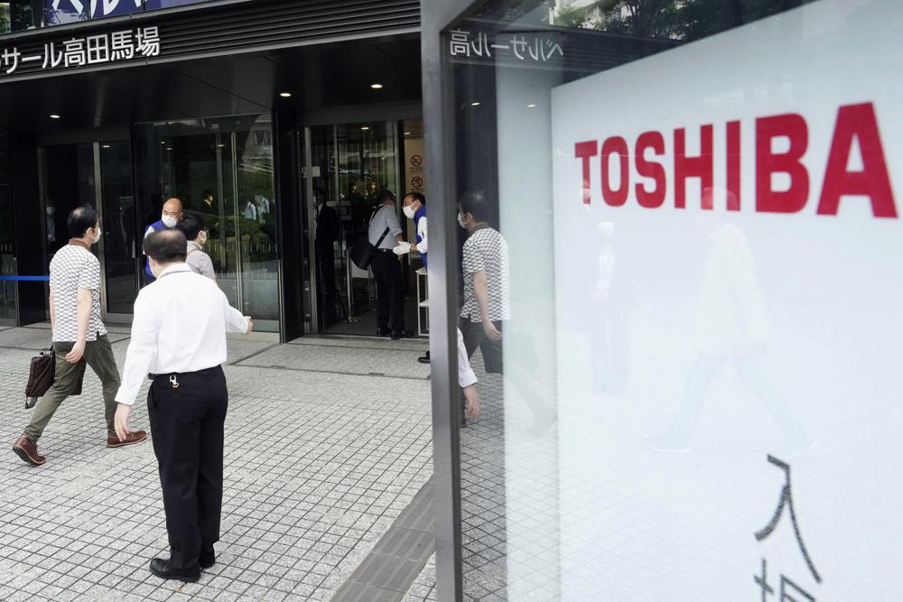 Japan’s Toshiba wins approval for board, despite controversy