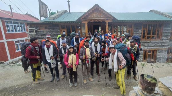 Students set record by climbing Chulu Peak